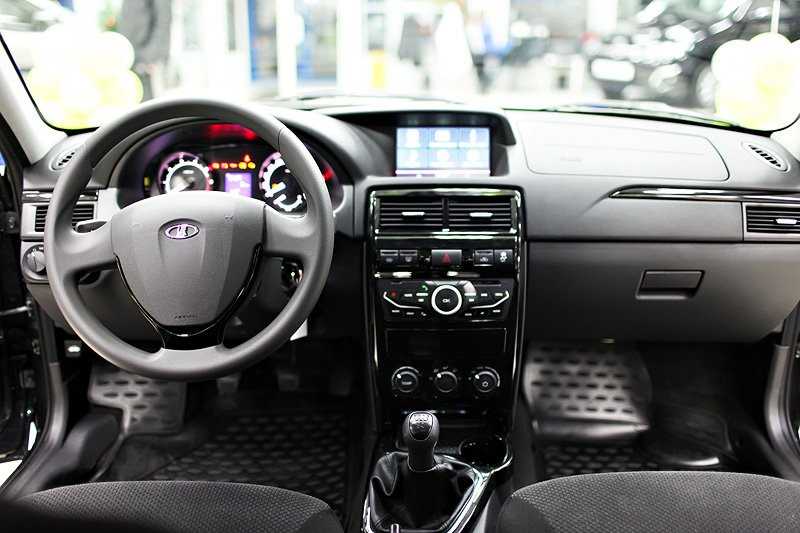 Lada (ваз) priora i рестайлинг 2013 – 2018 седан: кузов, класс, тип и объём двигателя, коробка передач, разгон, фото - carsweek.ru