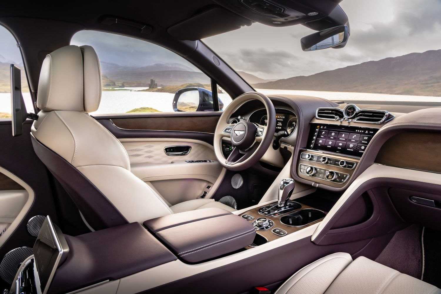 Bentley bentayga: поколения, кузова по годам, история модели и года выпуска, рестайлинг, характеристики, габариты, фото - carsweek