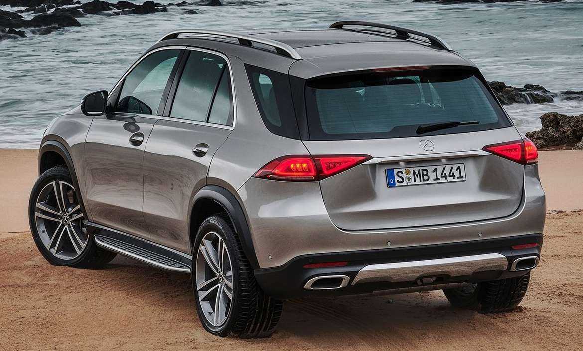 Mercedes-Benz GLE: комплектации и цены официальные, фото в новом кузове, модификации и оборудование автомобиля на 2023 год
