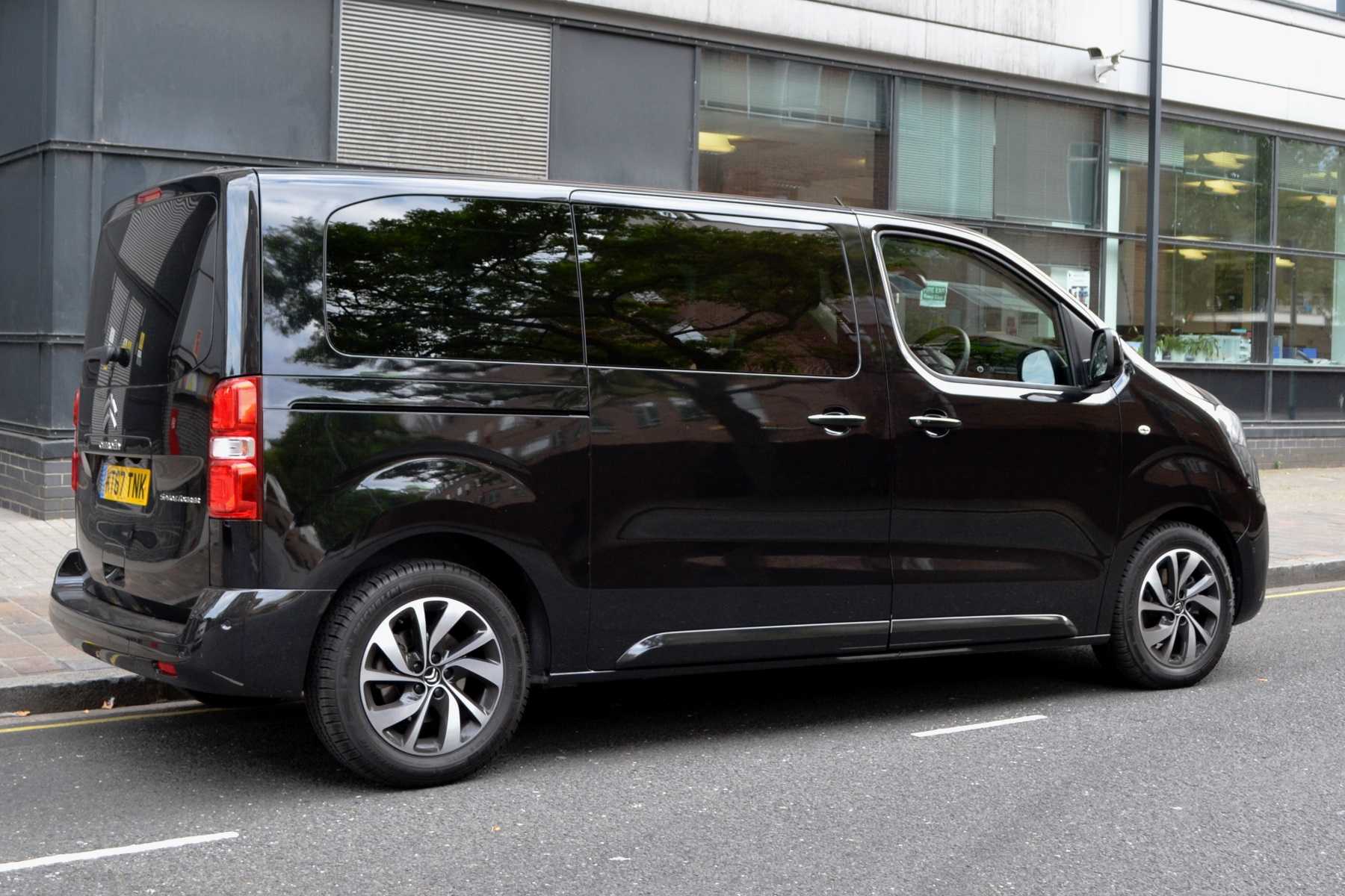 Прежде чем покупать новый Citroen SpaceTourer или любую другую машину, предварительно стоит изучить отзывы владельцев, которые поделились своим опытом