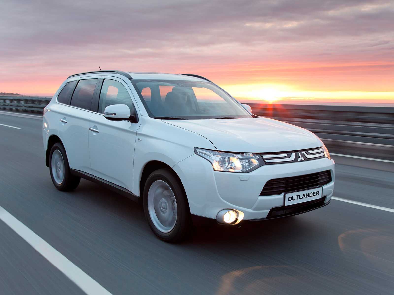 Mitsubishi Outlander 3 2014