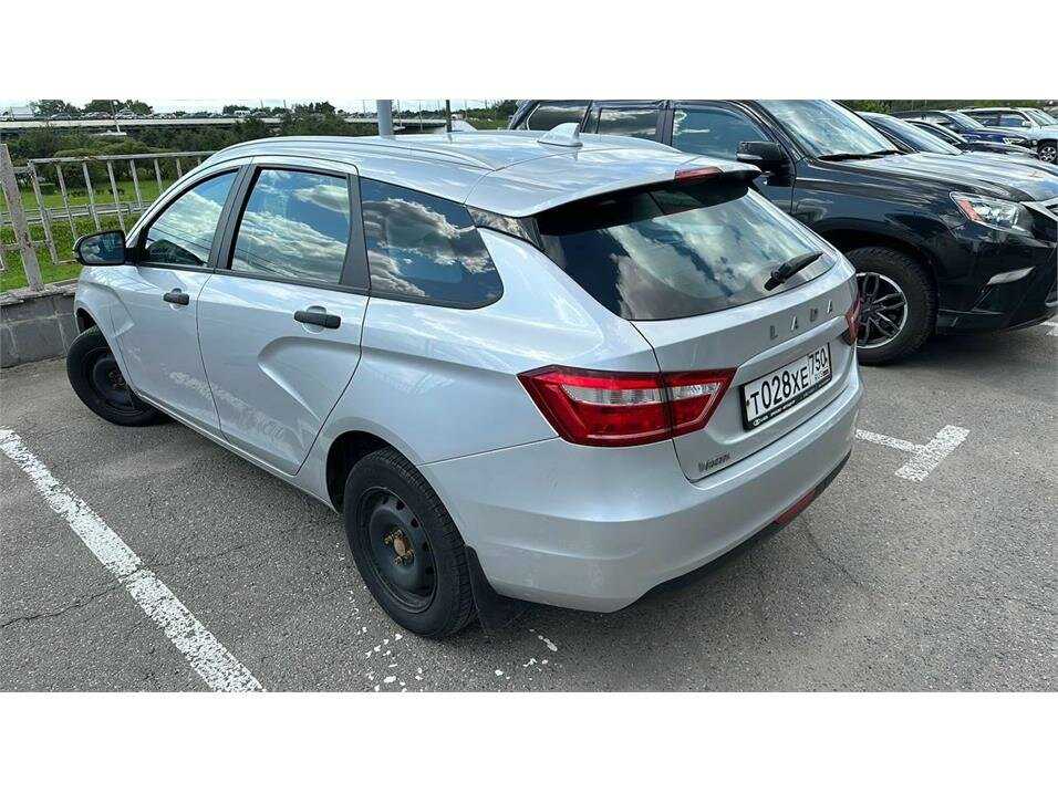 Сравнение lada vesta 1.6 (106 л.с.) и nissan almera classic 1.6