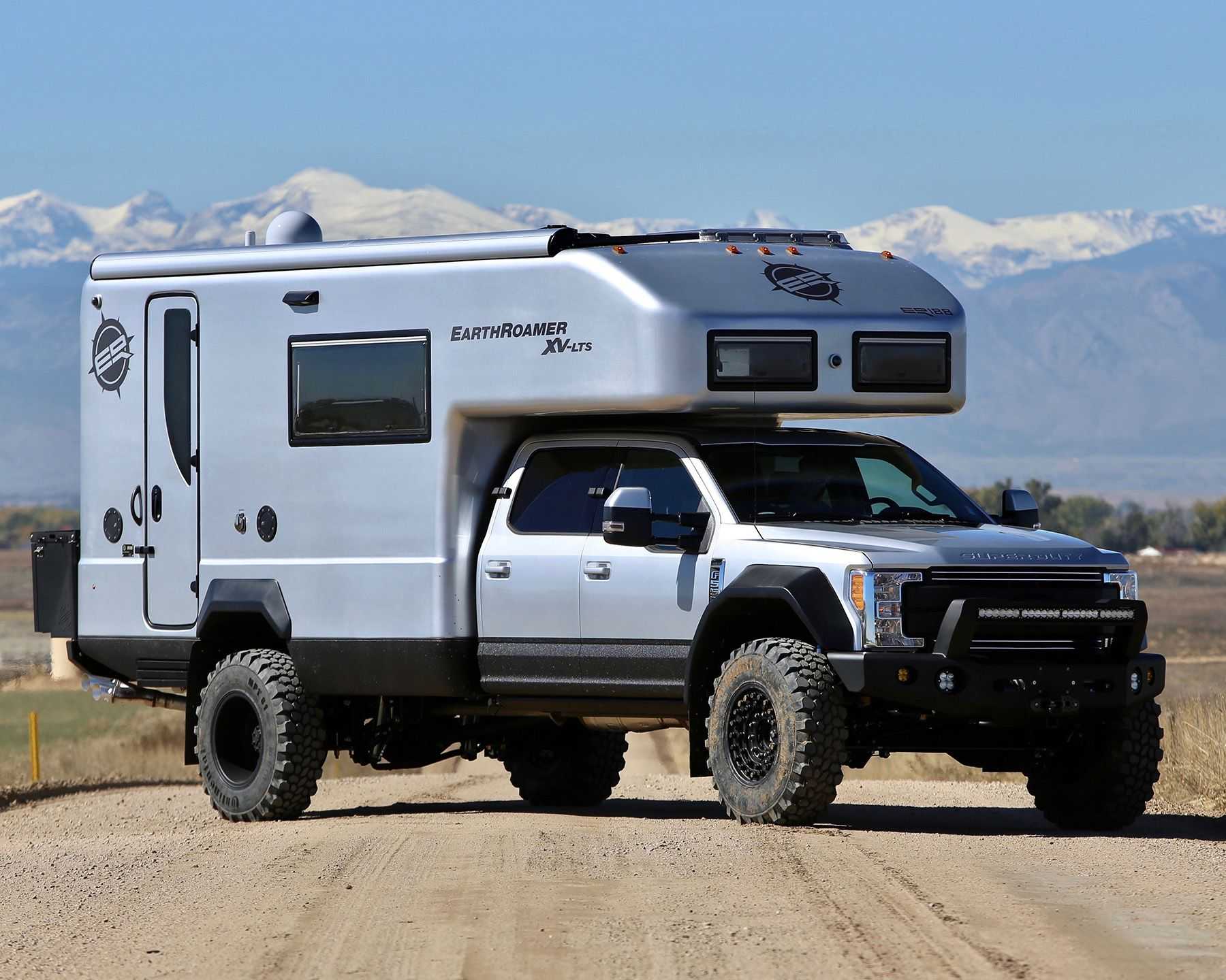 Из культового hummer сделали дом на колесах