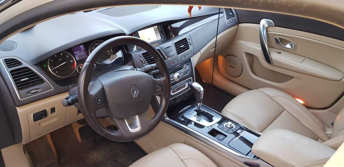 Обзор седана Renault Latitude 2014-2015 Технические характеристики, фото и цены на автомобиль Рено Латитьюд после рестайлинга