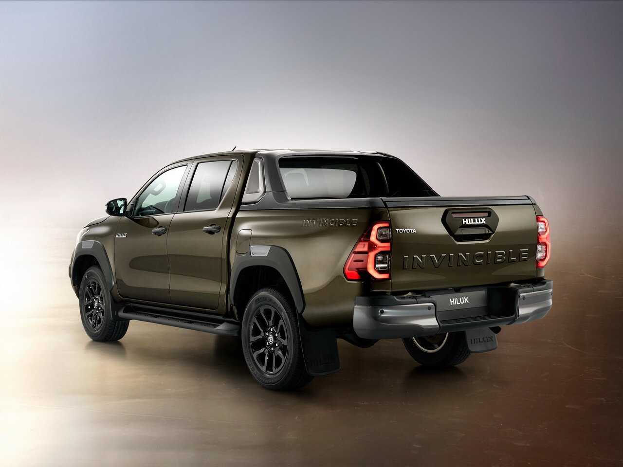 Toyota hilux viii рестайлинг 2020 – н.в. пикап двойная кабина: кузов, класс, тип и объём двигателя, коробка передач, разгон, фото - carsweek.ru