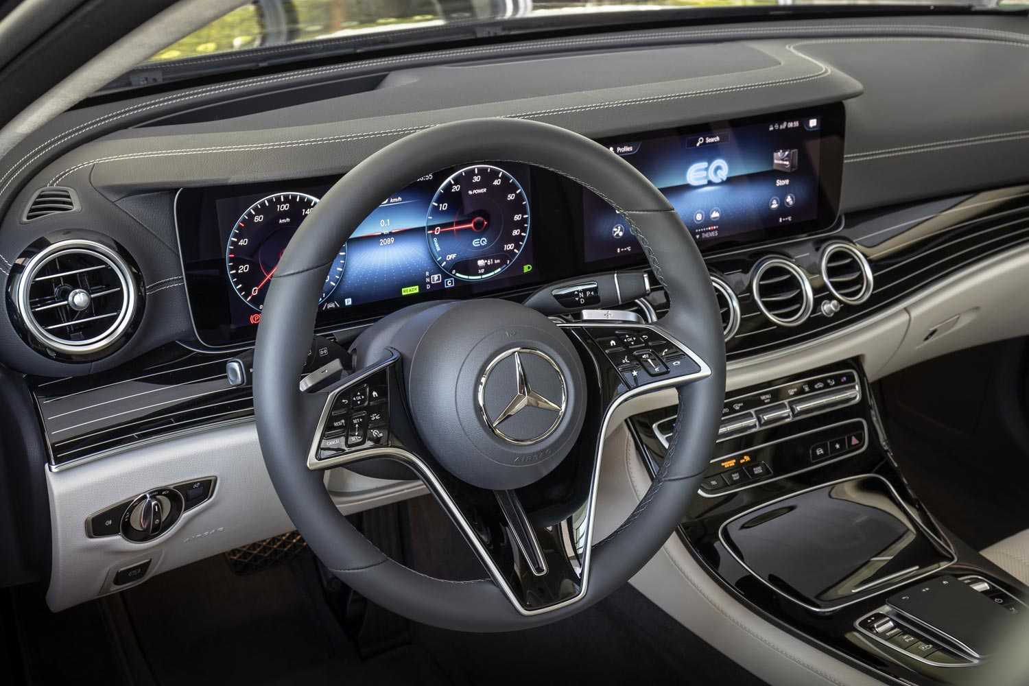 Mercedes-Benz E-Class - фото нового кузова, фото внутри салона автомобиля экстерьер и интерьер новой модели