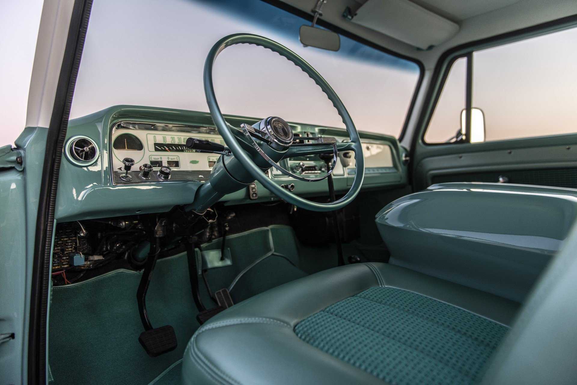 Big boy - 1966 panderosa chevrolet crew cab restomod