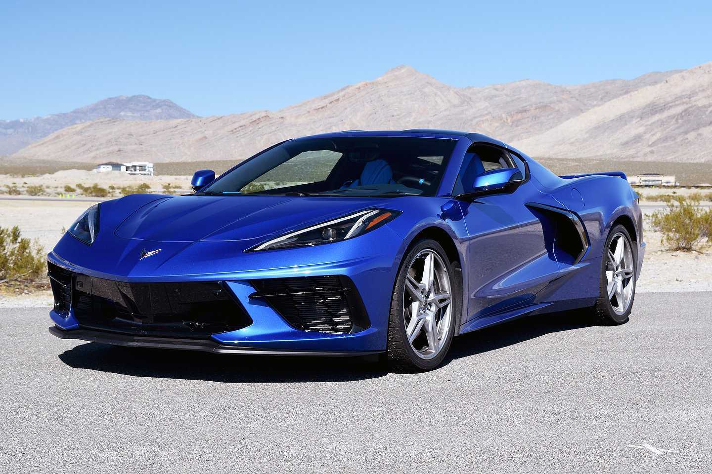Chevrolet corvette: поколения, кузова по годам, история модели и года выпуска, рестайлинг, характеристики, габариты, фото - carsweek