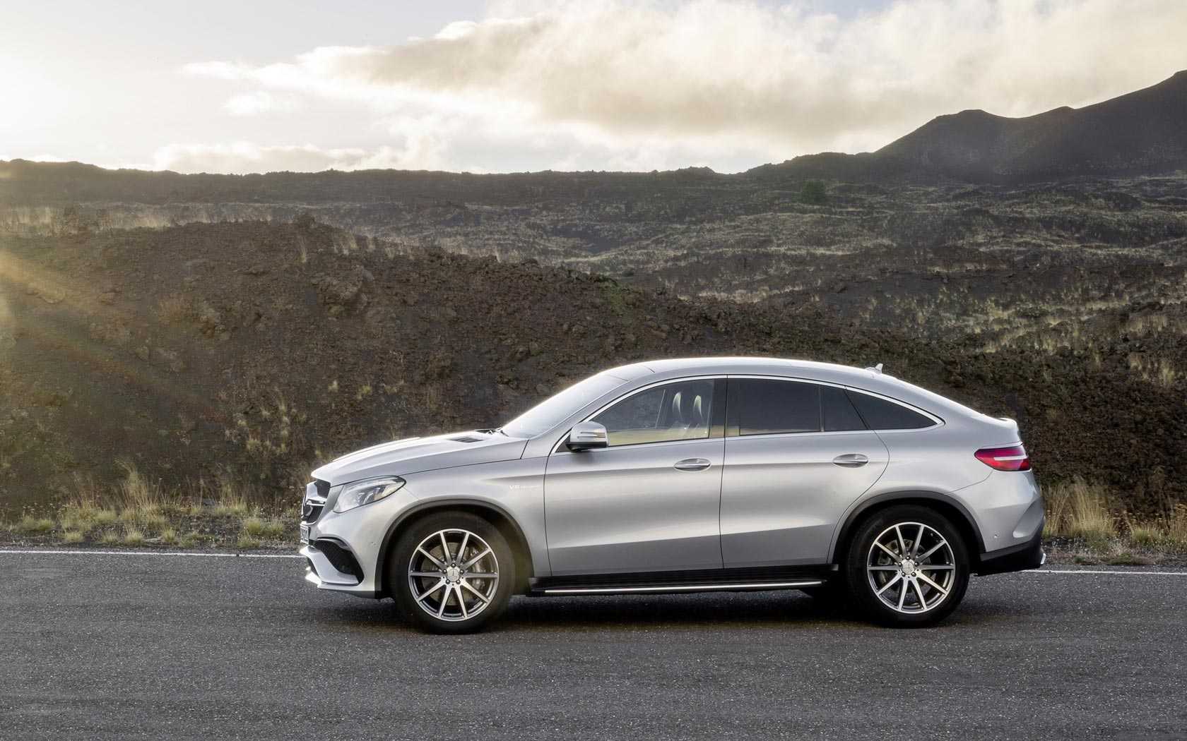 Цена новой модели Mercedes-Benz GLE Coupe 2023 года в России Обзор, фото кроссовера в новом кузове, технические характеристики ГЛЕ купе второго поколения
