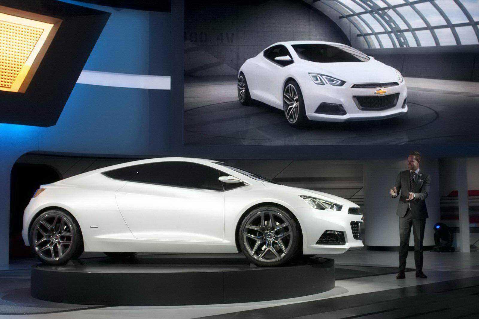 Детройт-2012. chevrolet предлагает концепты для молодежи: code 130r и tru 140s