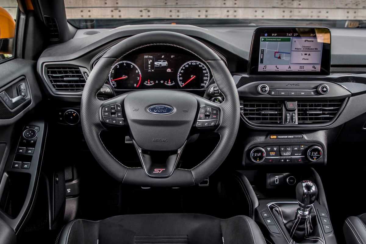 Американский хэтчбек ford focus st с идеальной внешностью