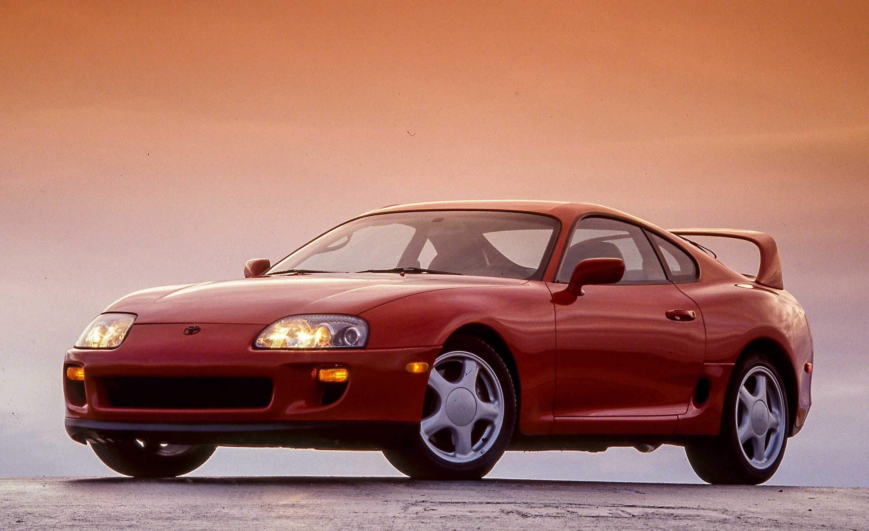 Toyota Supra является мечтой многих любителей японских машин класса GT, и стоит относительно не дорого Приставка Supra Супра означает расположение выше