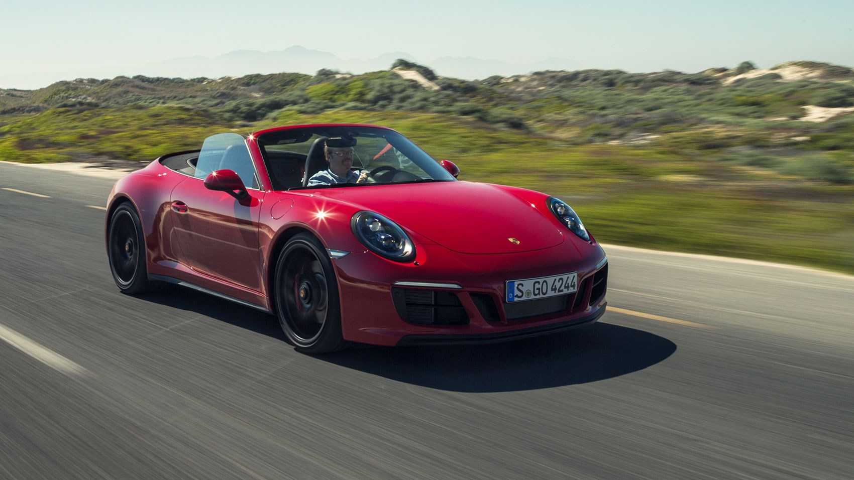Новый Porsche 911 Carrera 992 обзавелся версией GTS Последняя была и у предшественников, при этом в гамме нынешней модели она заняла нишу между