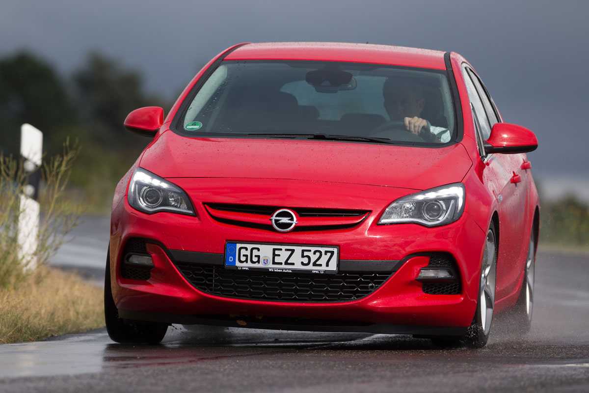 Opel astra j - обзор и фото недорогого и качественного автомобиля с комплектациями на любой вкус