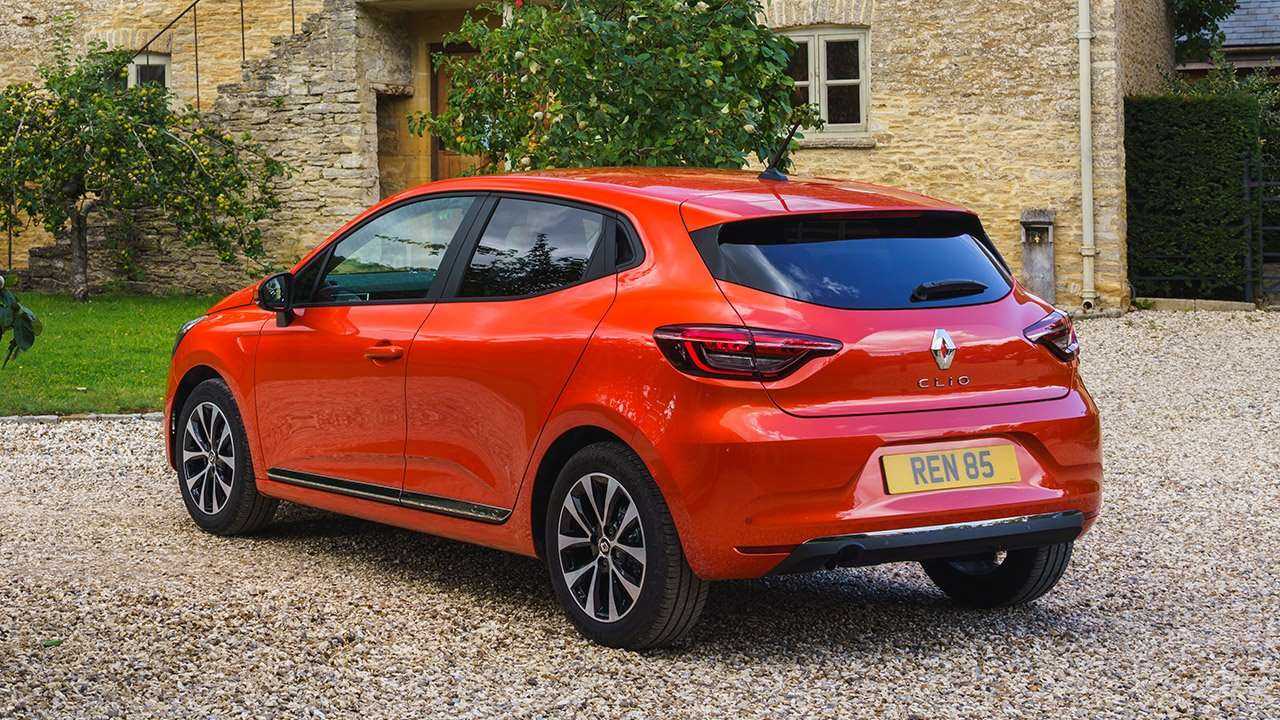 Renault Clio RS: комплектации и цены официальные, фото в новом кузове, модификации и оборудование автомобиля