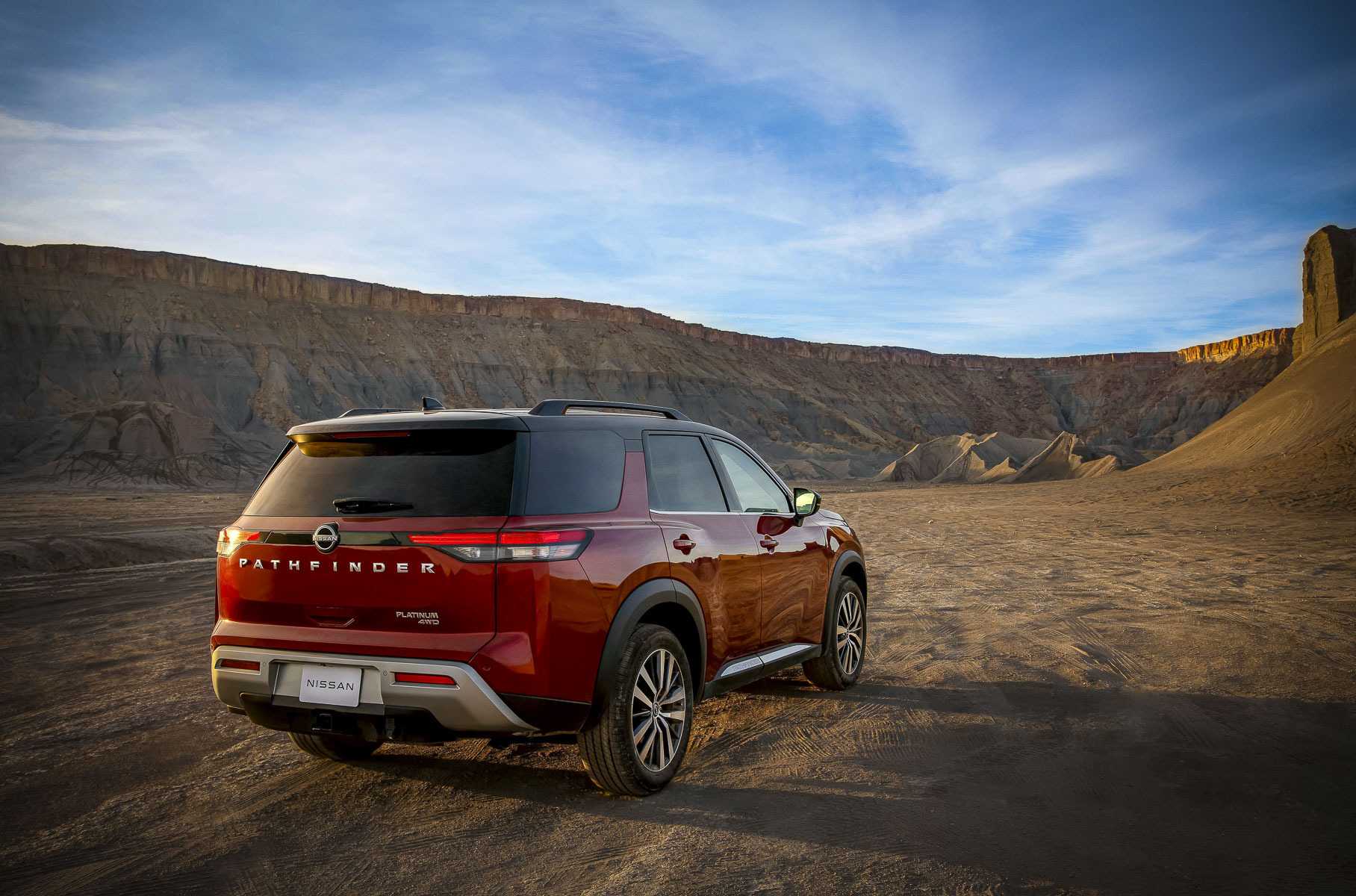 Nissan Pathfinder: комплектации и цены официальные, фото в новом кузове, модификации и оборудование автомобиля на 2023 год