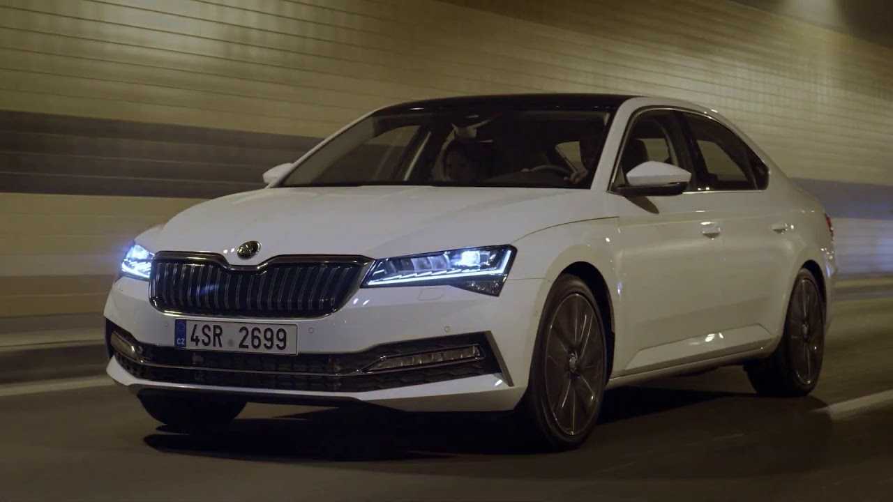 Skoda Superb: комплектации и цены официальные, фото в новом кузове, модификации и оборудование автомобиля на 2023 год