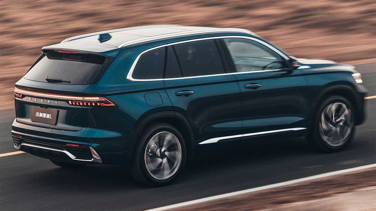Geely опубликовала фотографию интерьера семиместного кроссовера kx11 на базе volvo