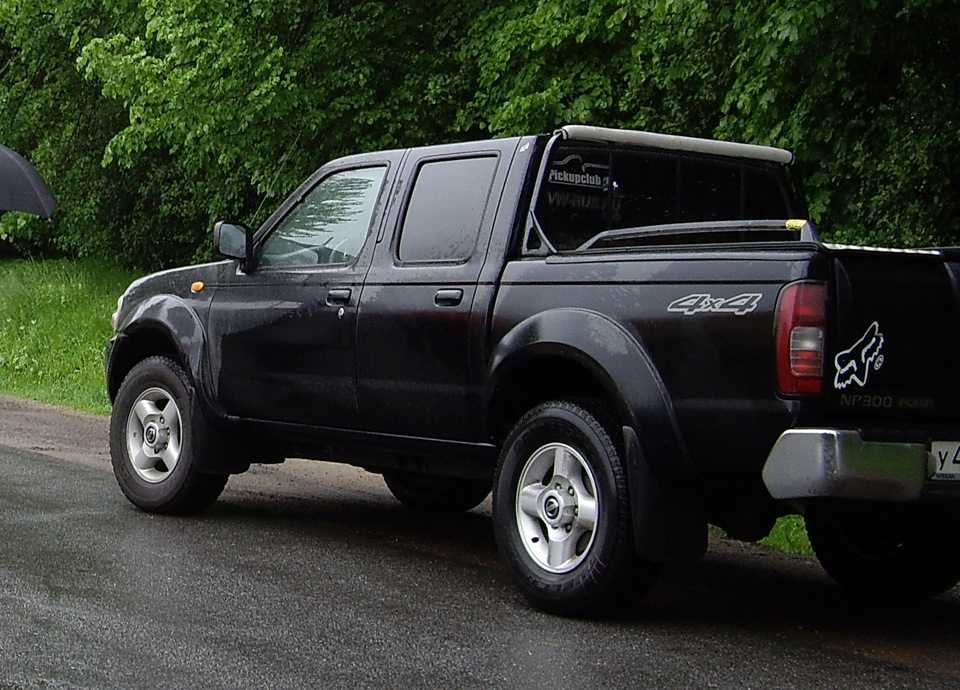 Nissan np300