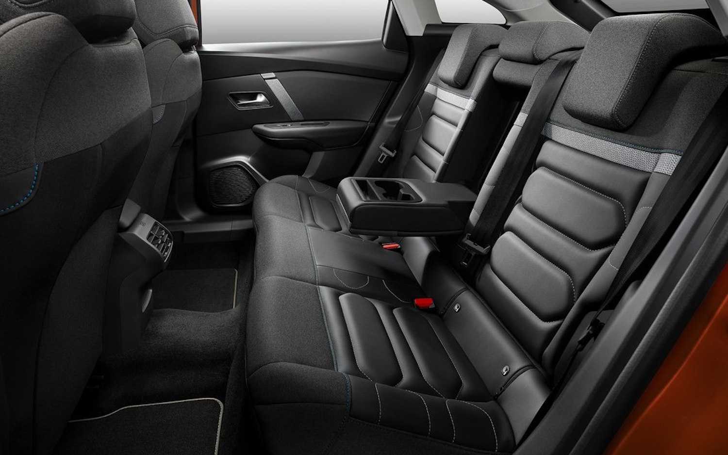 Автомобиль citroen c4 aircross