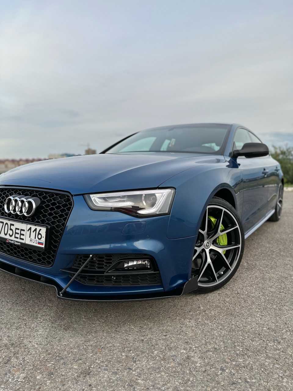 Audi a5 sportback: между седаном и универсалом