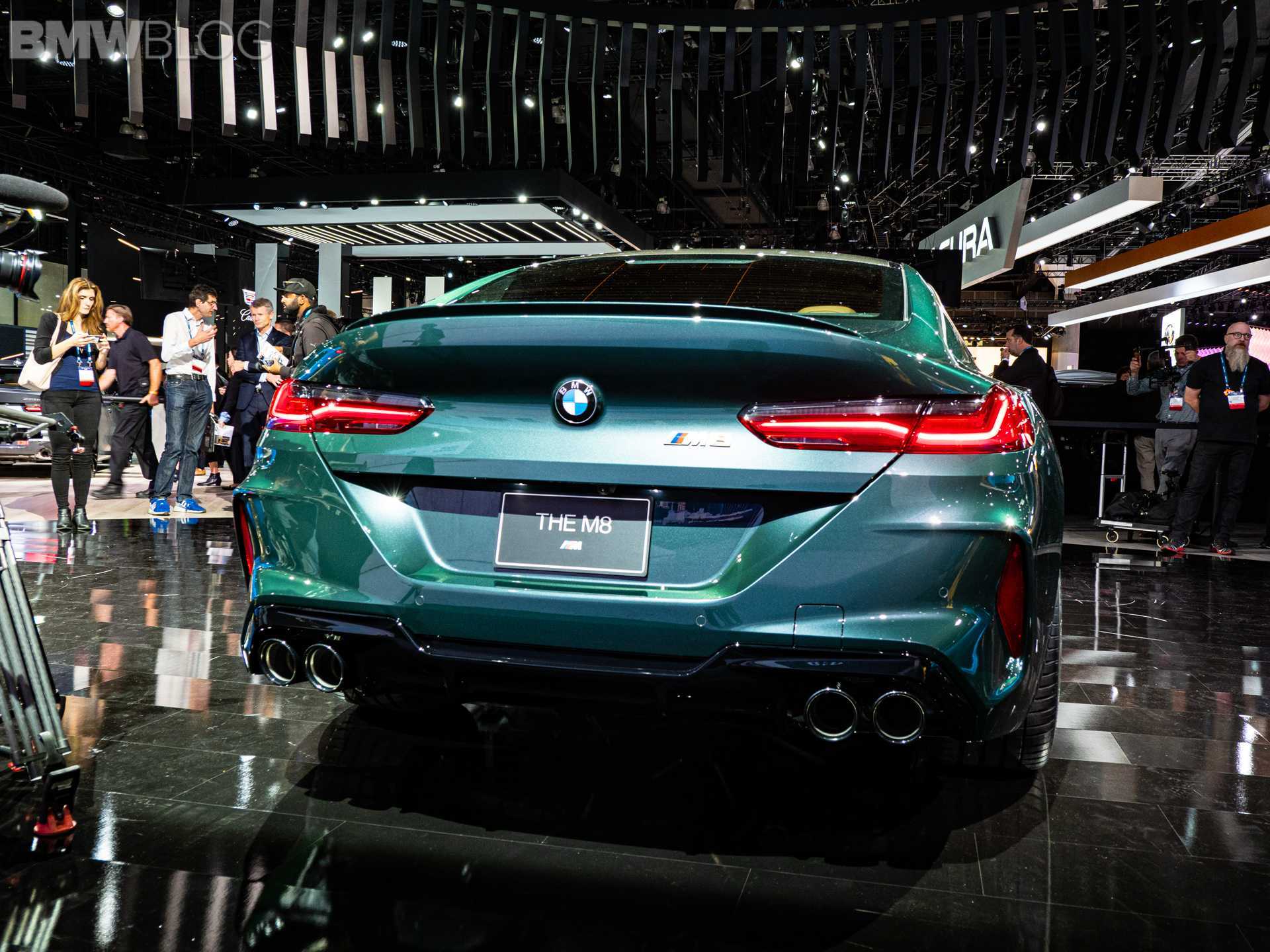 BMW M8 - фото нового кузова, фото внутри салона автомобиля экстерьер и интерьер новой модели