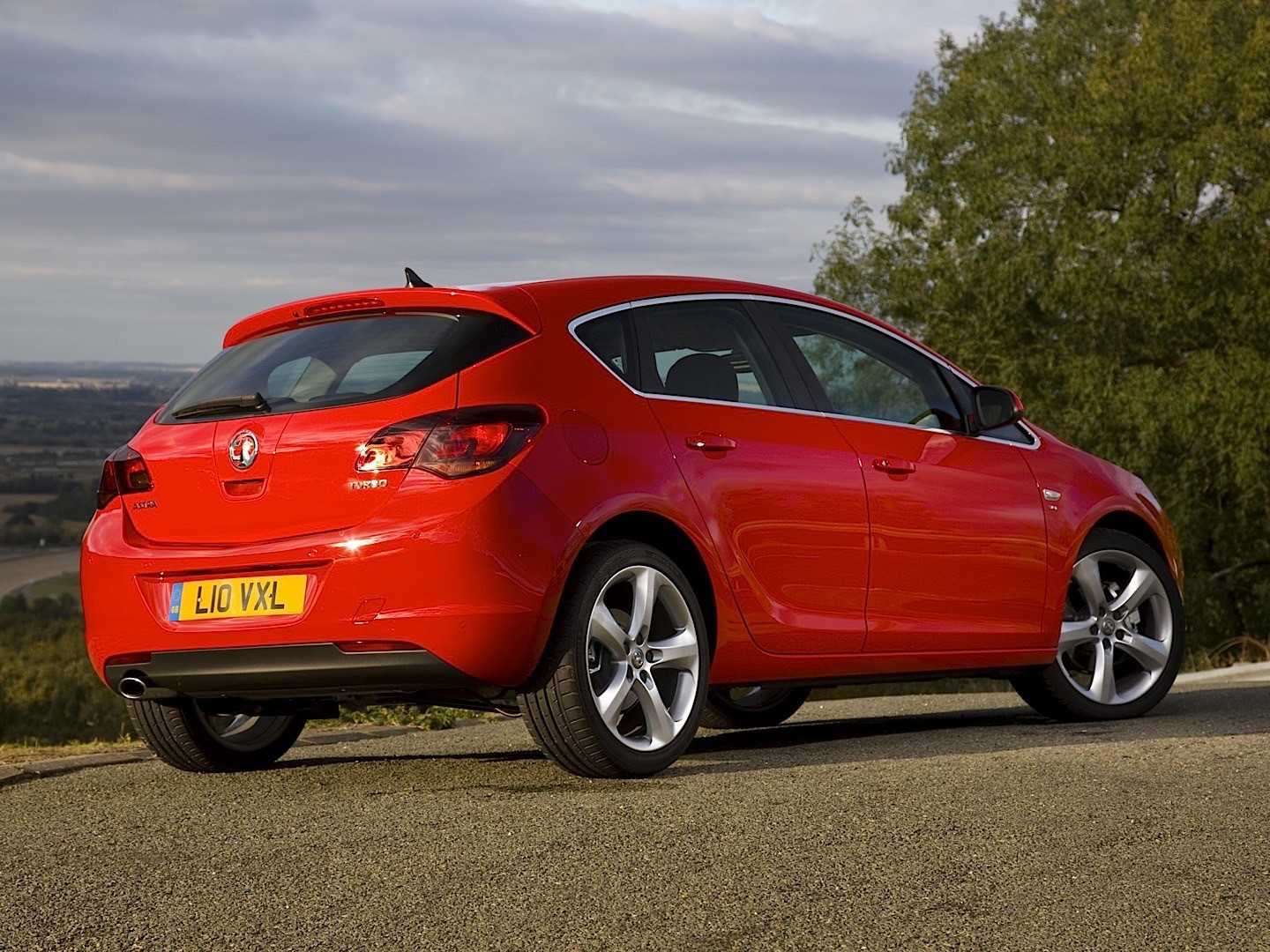 Opel бу. Opel Astra Turbo. Opel Astra 2015.