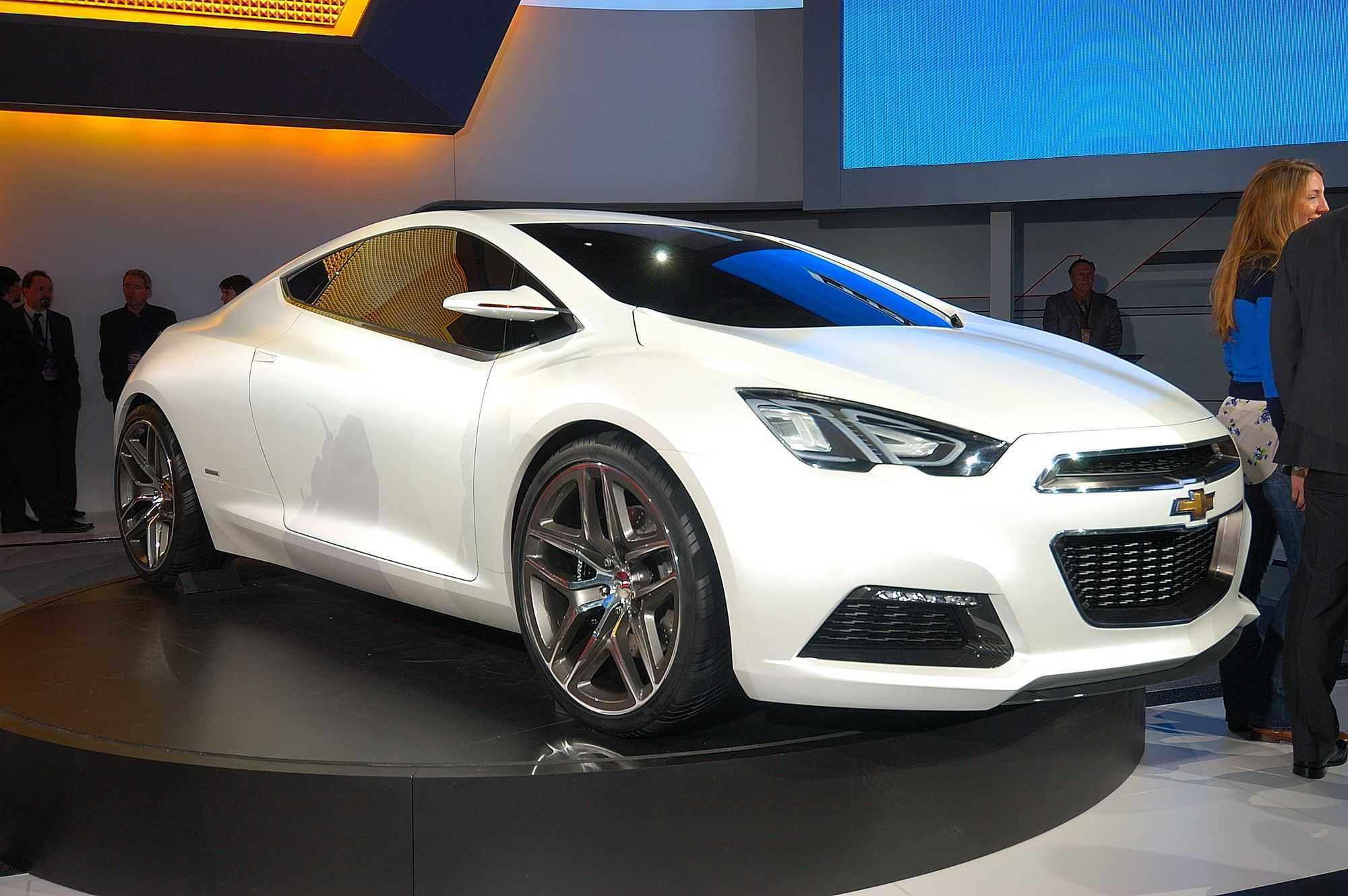 Детройт-2012. chevrolet предлагает концепты для молодежи: code 130r и tru 140s
