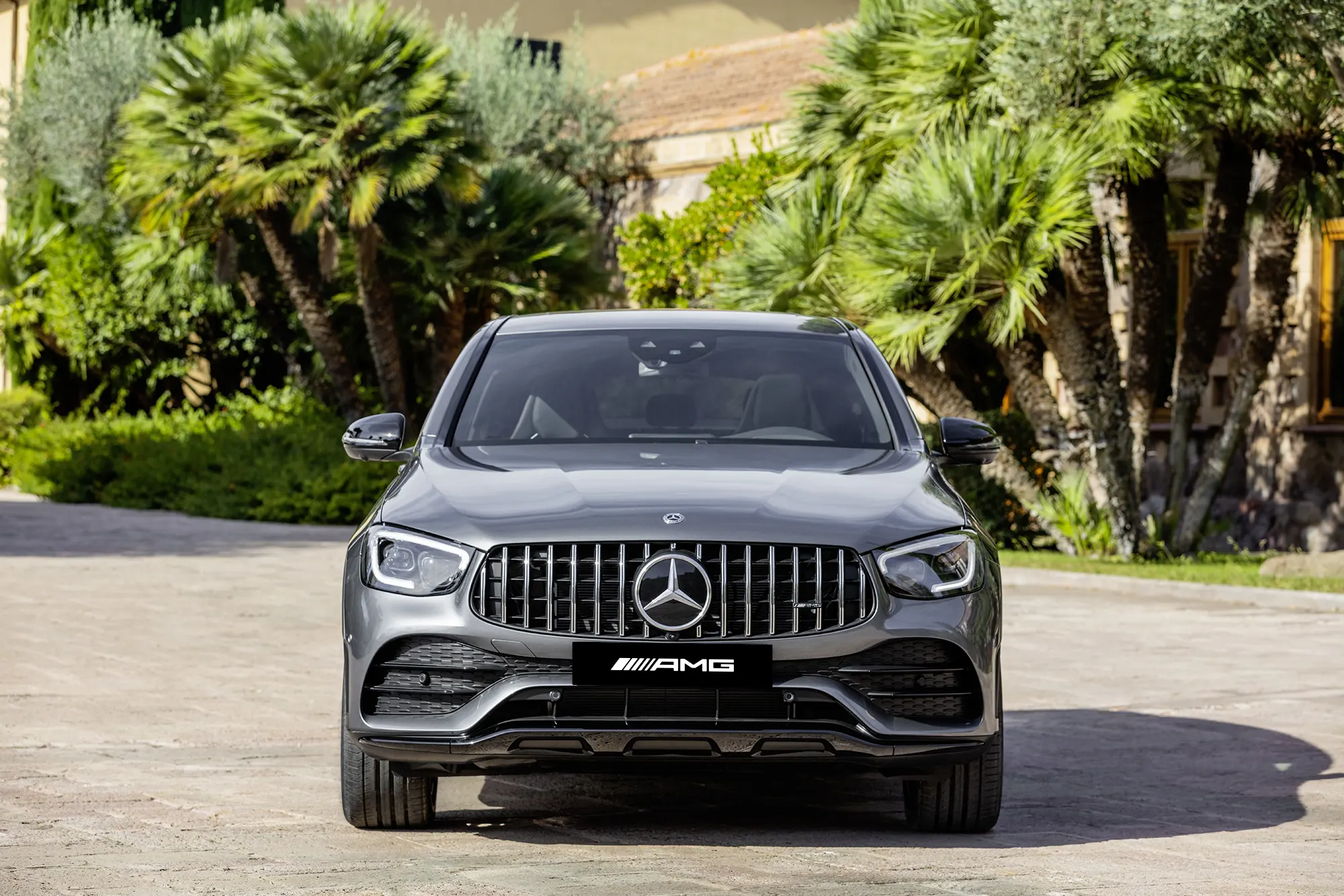 Нью-йорк 2019: mercedes-amg обновил glc 63 и glc 63 coupe - журнал движок.
