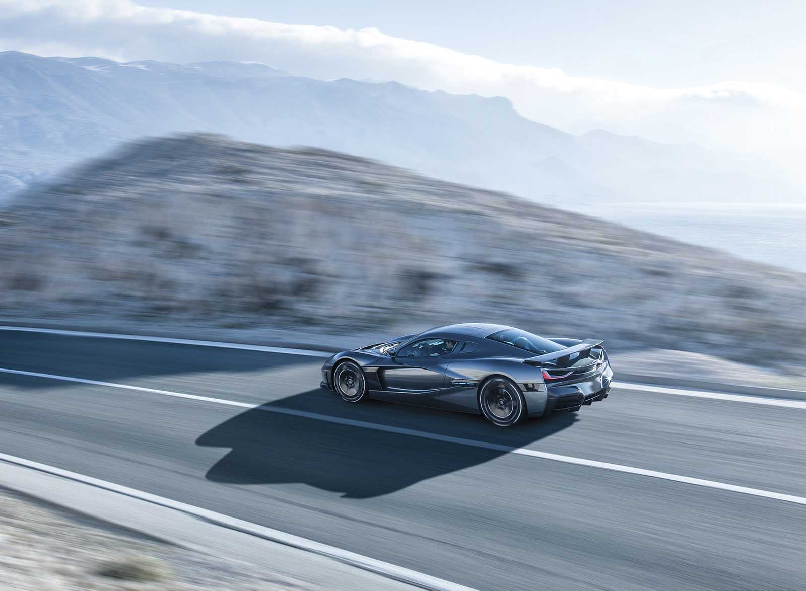 Электрогиперкар rimac представлен в серийном варианте