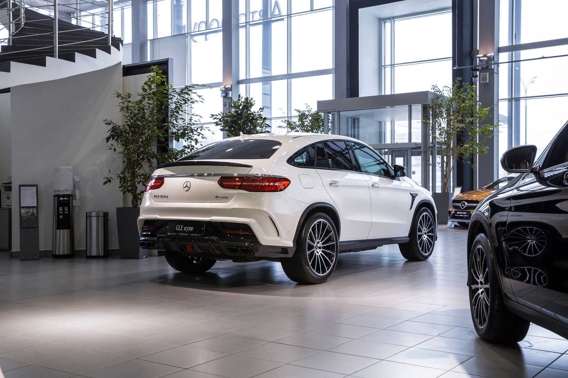 Mercedes-Benz GLE: комплектации и цены официальные, фото в новом кузове, модификации и оборудование автомобиля на 2023 год