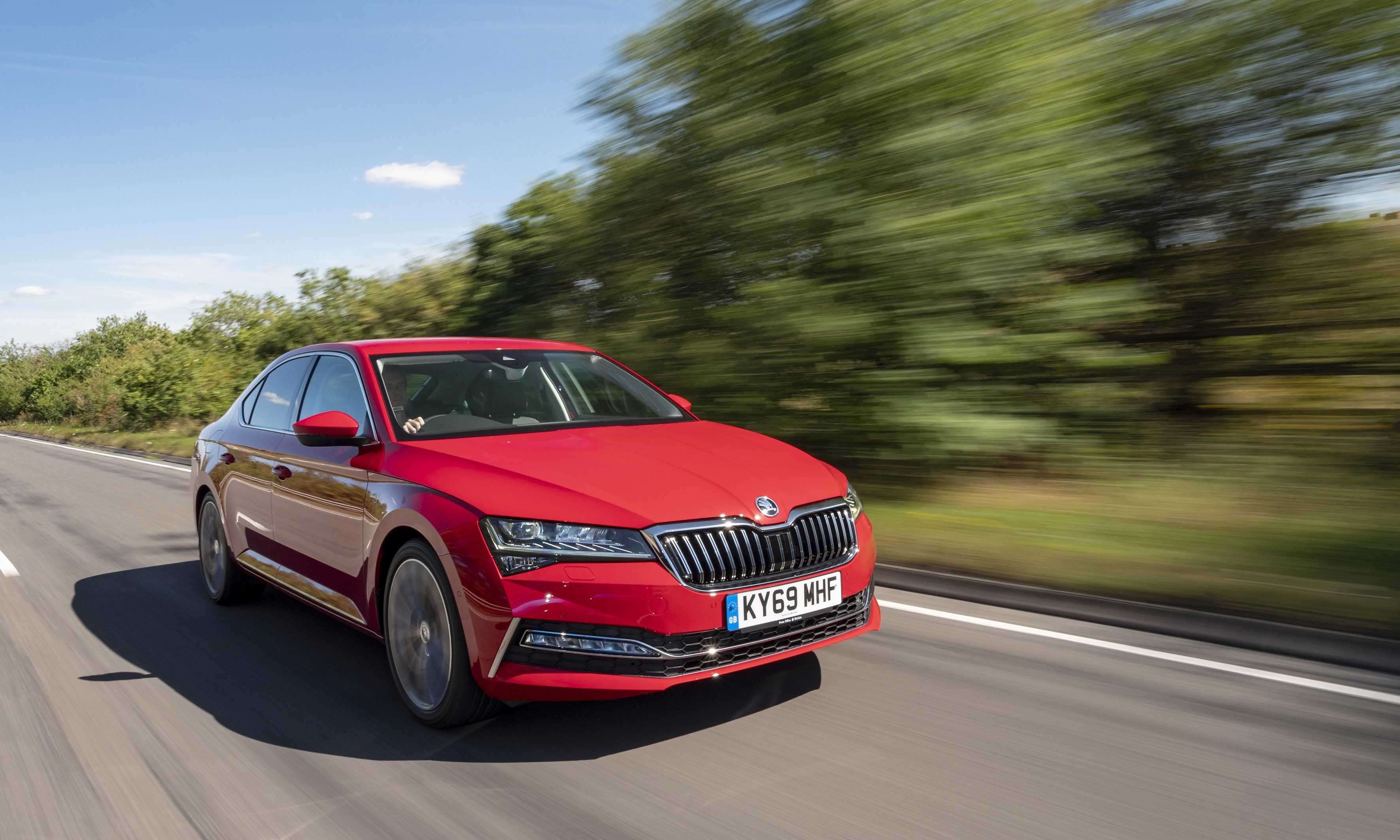 Skoda Superb - фото нового кузова, фото внутри салона автомобиля экстерьер и интерьер новой модели