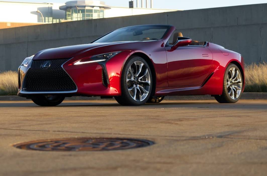 Lexus LC 500 - фото нового кузова, фото внутри салона автомобиля экстерьер и интерьер новой модели