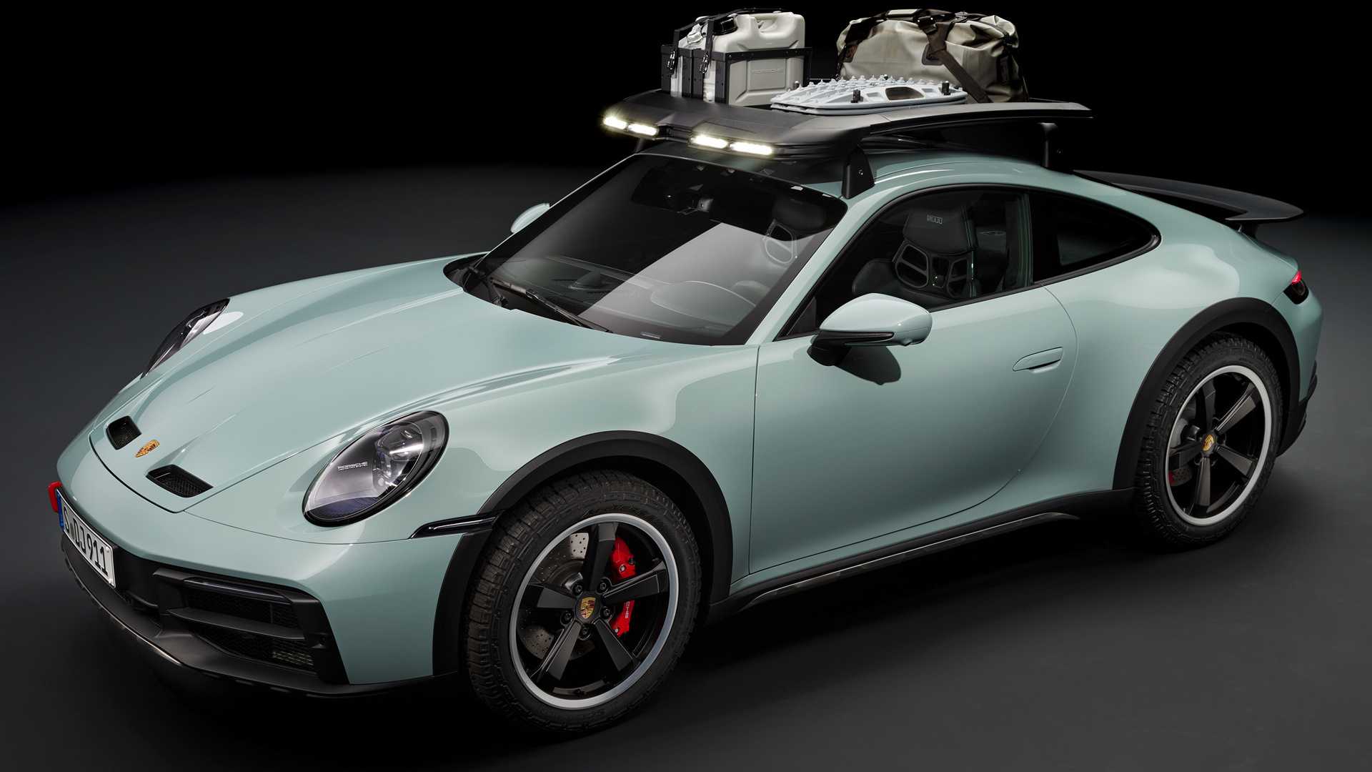На автосалоне в Лос-Анджелесе 2022 немцы представили модель Porsche 911 Dakar По сути, это первый внедорожный вариант девятьсот одиннадцатого, который