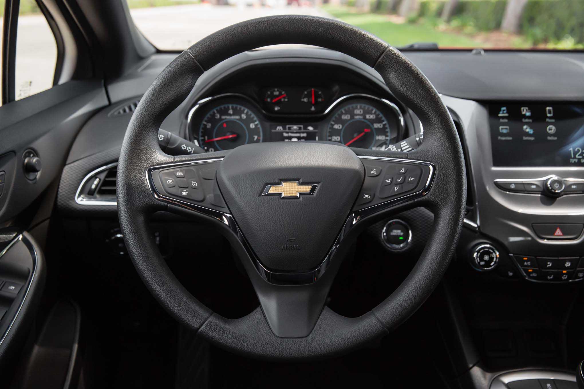 На рынок вышла модель хэтчбека 2016 chevrolet cruze ii - avtocarnews.com