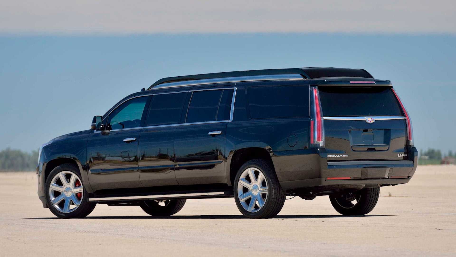 Дизайнеры gm показали эскиз будущего спортивного автомобиля cadillac