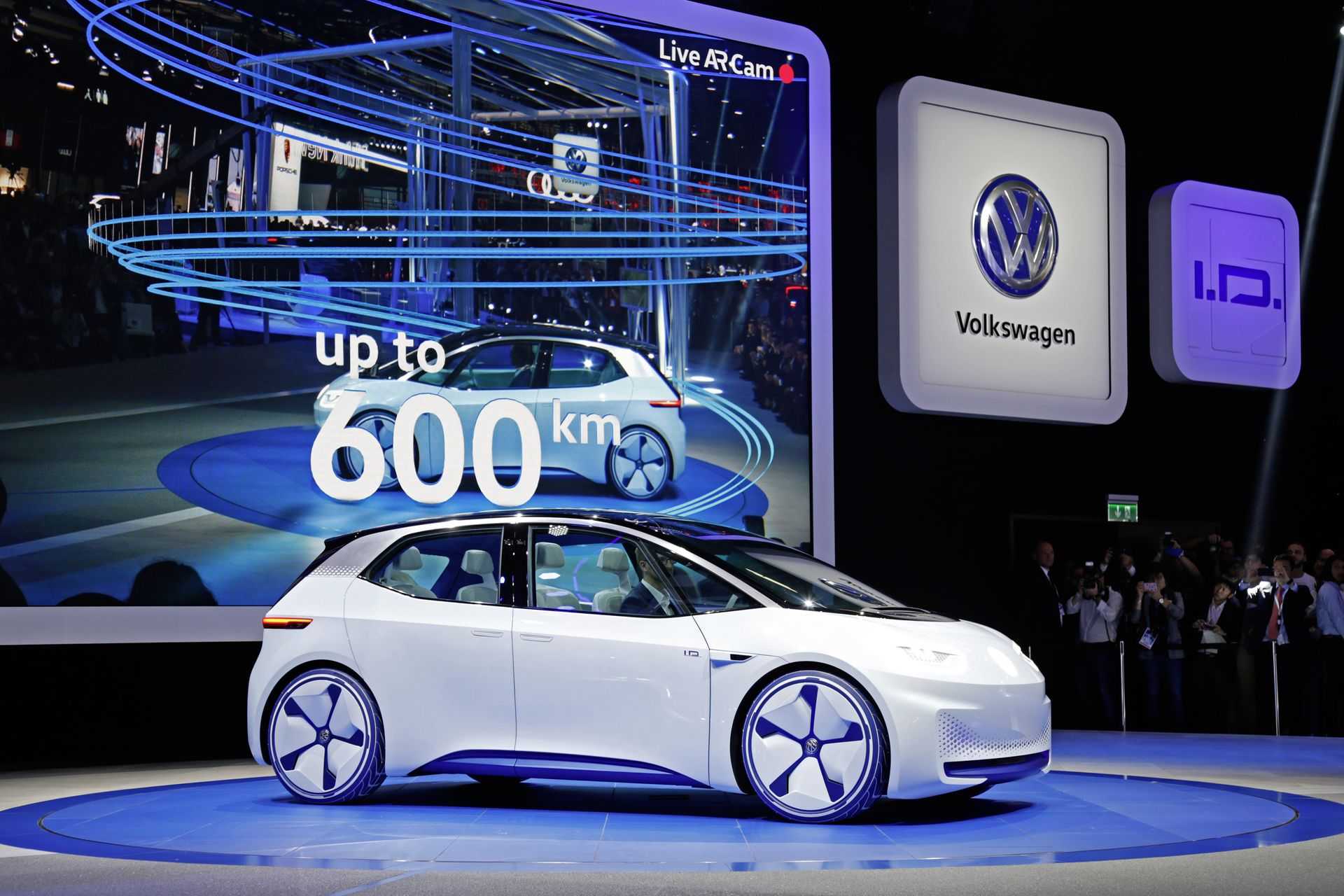 Представлен первый серийный электромобиль volkswagen