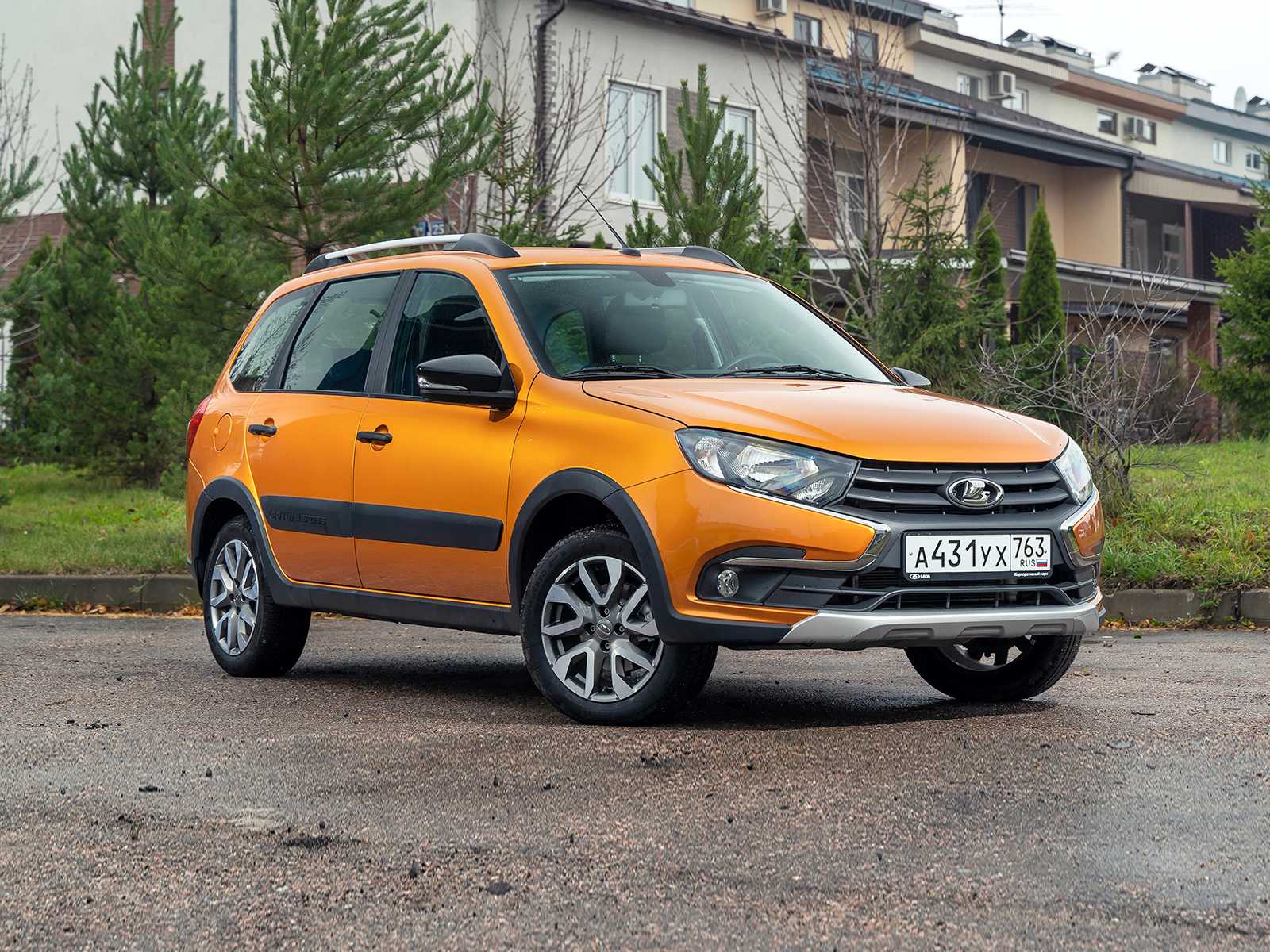 Модник в кроссовках: наш тест-драйв lada granta cross