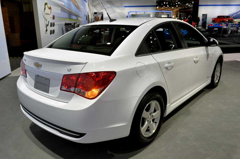 Chevrolet cruze - характеристики, комплектации, фото, видео, обзор