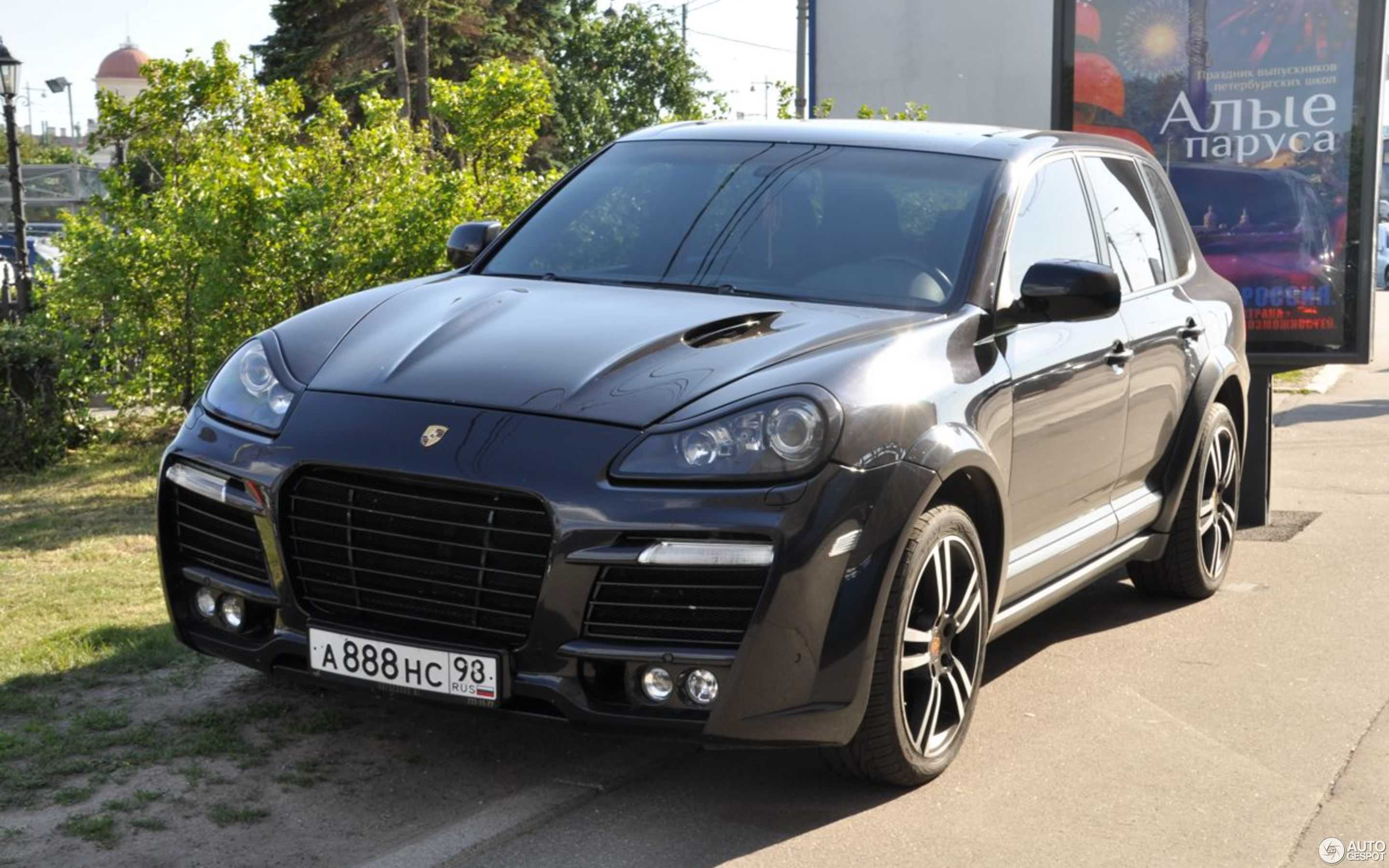 Специалисты немецкого тюнинг ателье TechArt подготовили обвес Magnum для нового Porsche Cayenne, который делает облик вседорожника более агрессивным Плюс