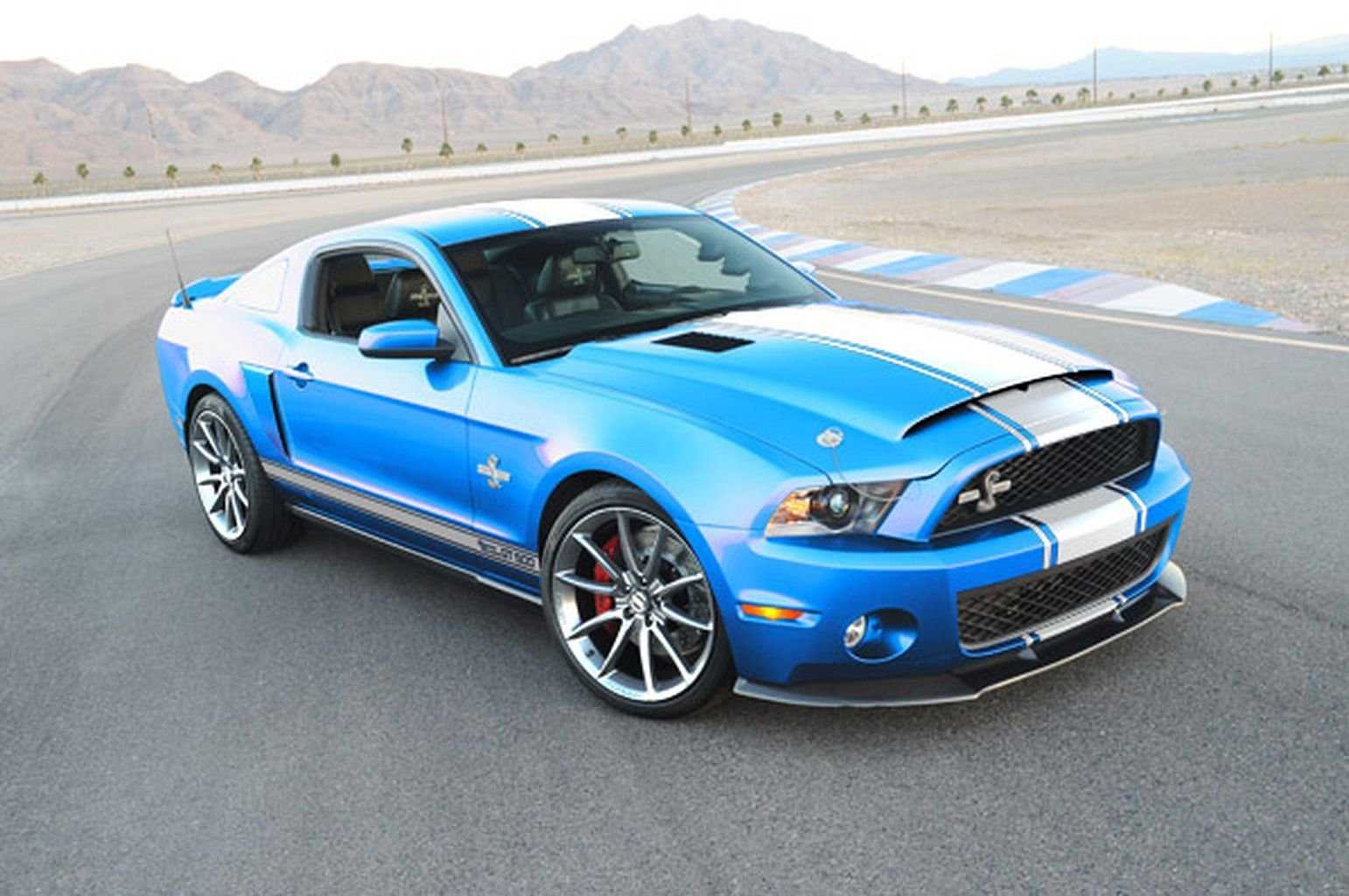 Форд Шелби gt 500 super Snake