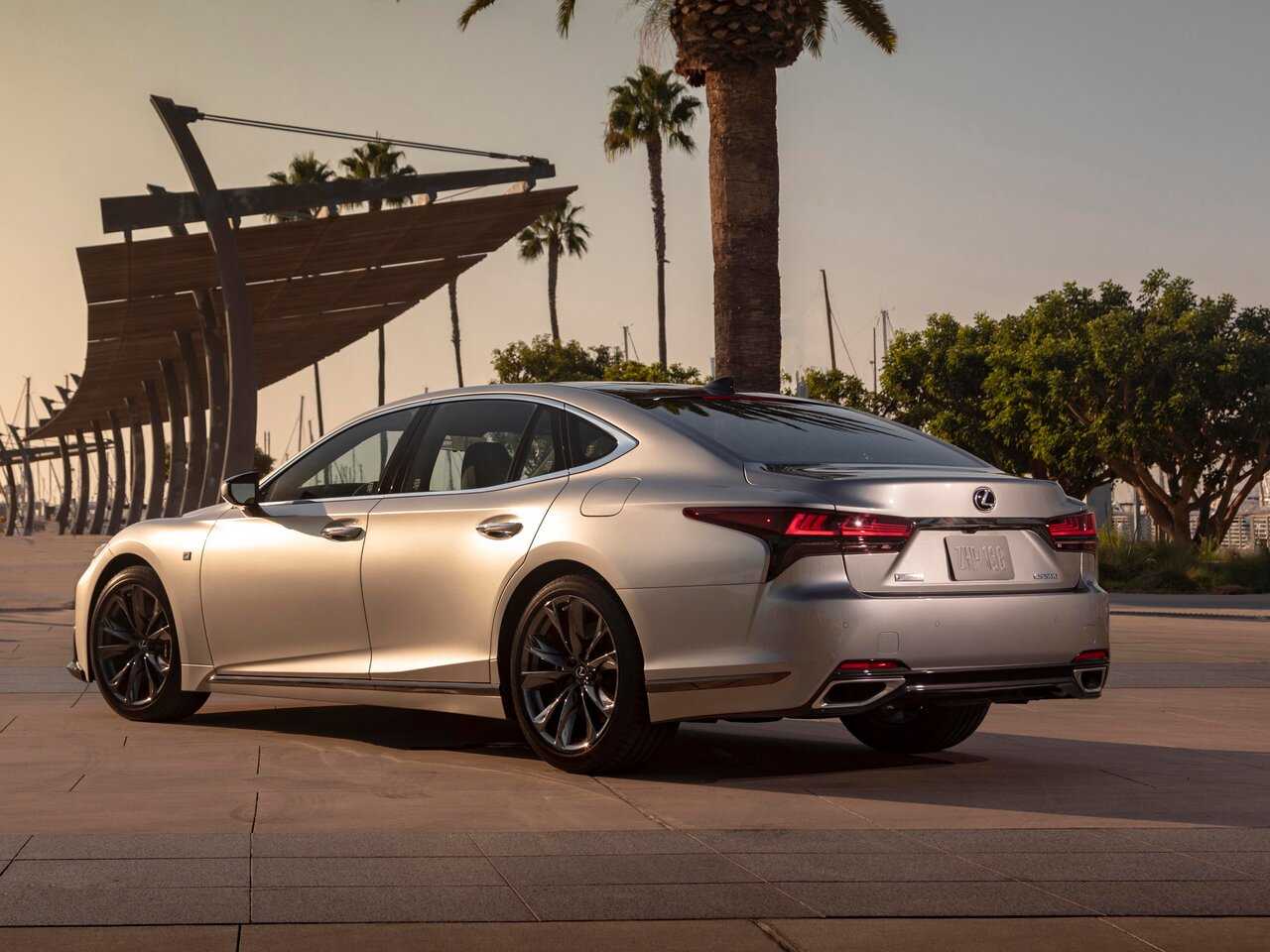 Lexus LS 500: комплектации и цены официальные, фото в новом кузове, модификации и оборудование автомобиля на 2023 год