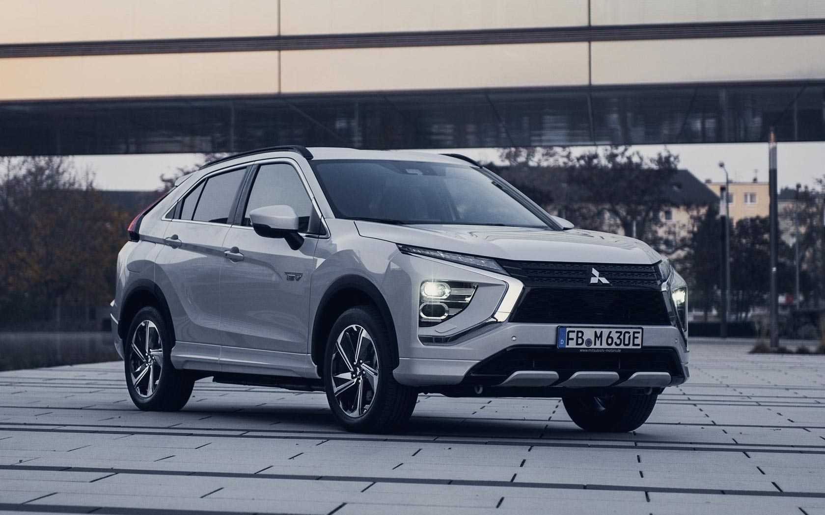Новые автомобили Mitsubishi 2023: цены и комплектации на весь модельный ряд Mitsubishi, модификации, оборудование и дополнительные опции автомобиля, тест-драйвы и фото новых моделей