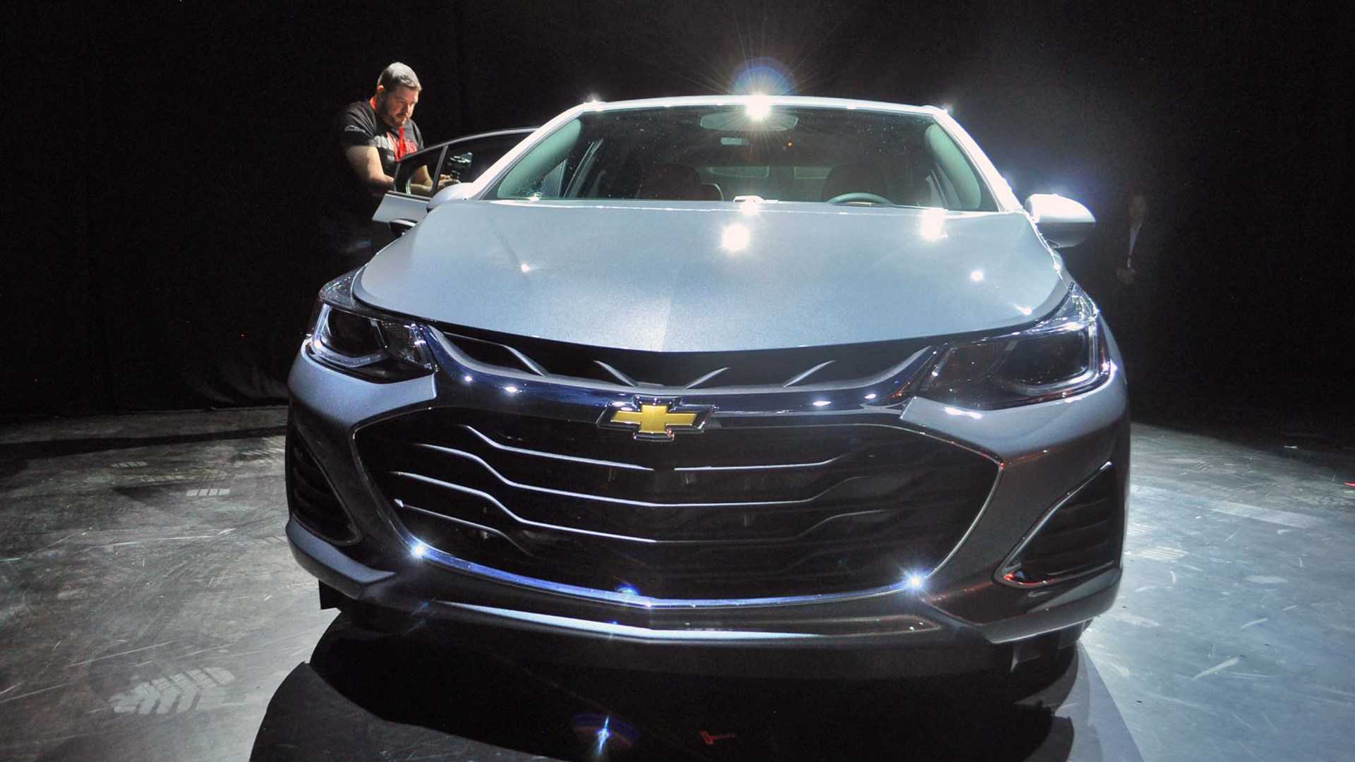 Новый седан и хэтчбек chevrolet cruze 2019 года