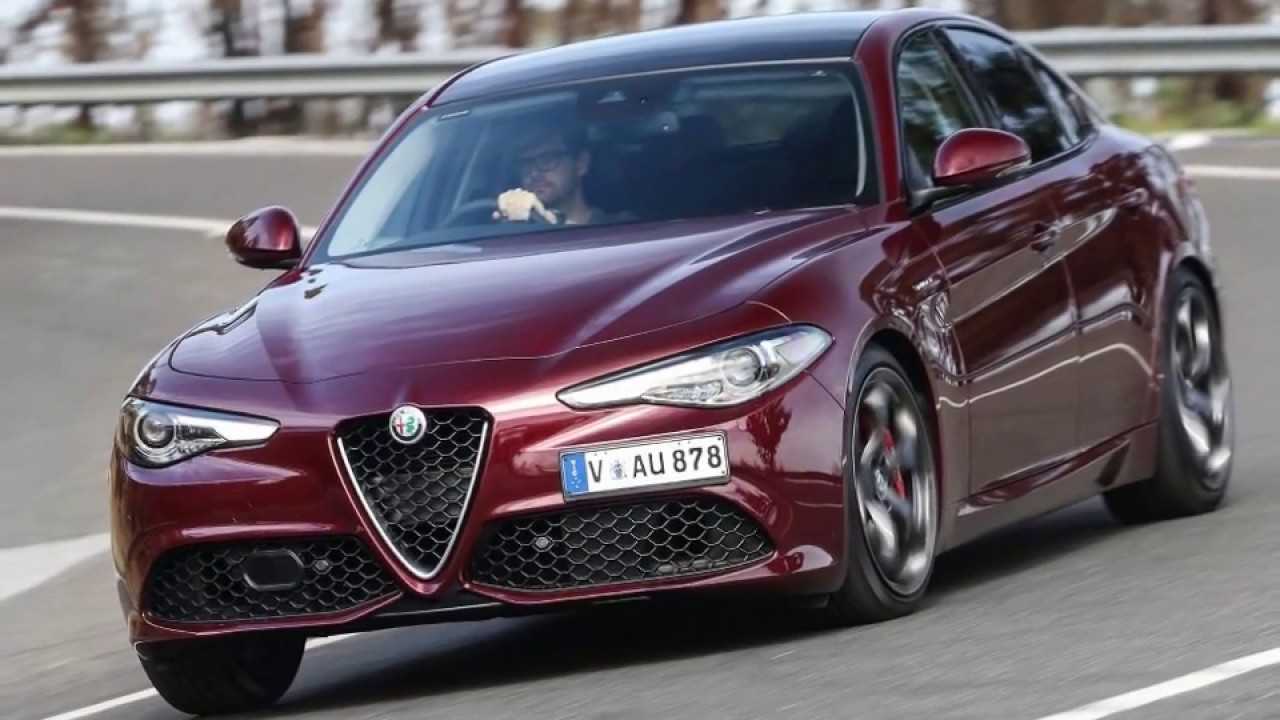 Alfa romeo giulia 2.0t 2021 года: компактный спортивный седан класса люкс с улучшенной динамикой вождения