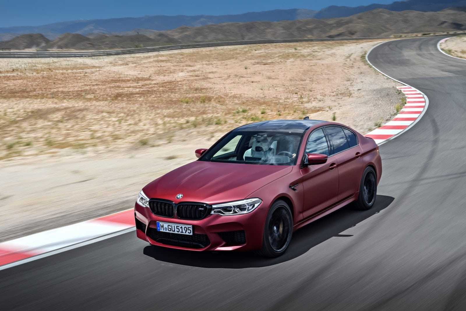 Bmw m5 cs отличия