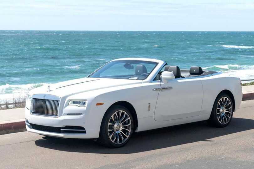 Компания rolls-royce представила новый кабриолет dawn