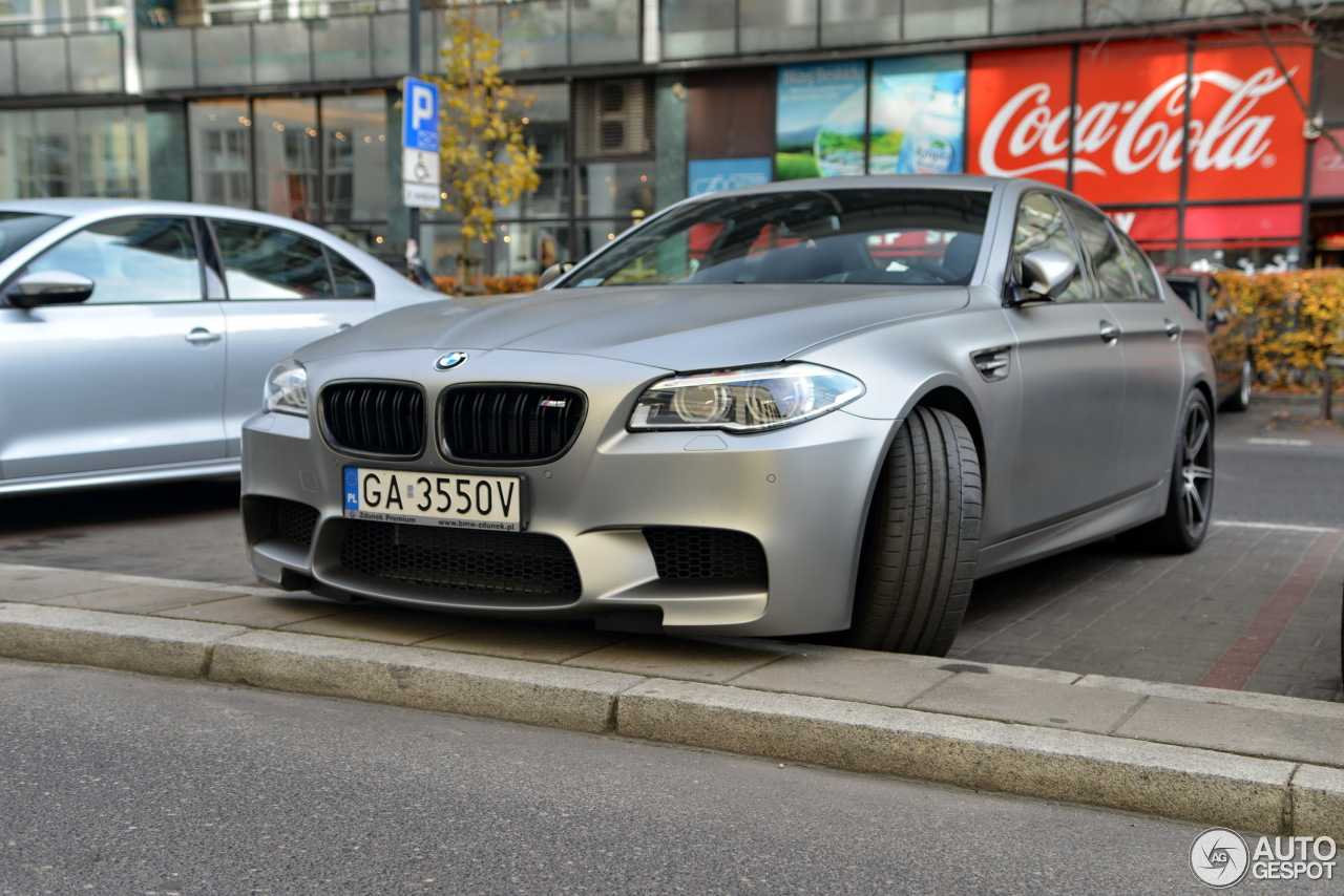 В Москве выставили на продажу редкий BMW M5 F10 образца 2014 года выпуска Речь идет об экземпляре из юбилейной серии 30 Jahre, приуроченной к