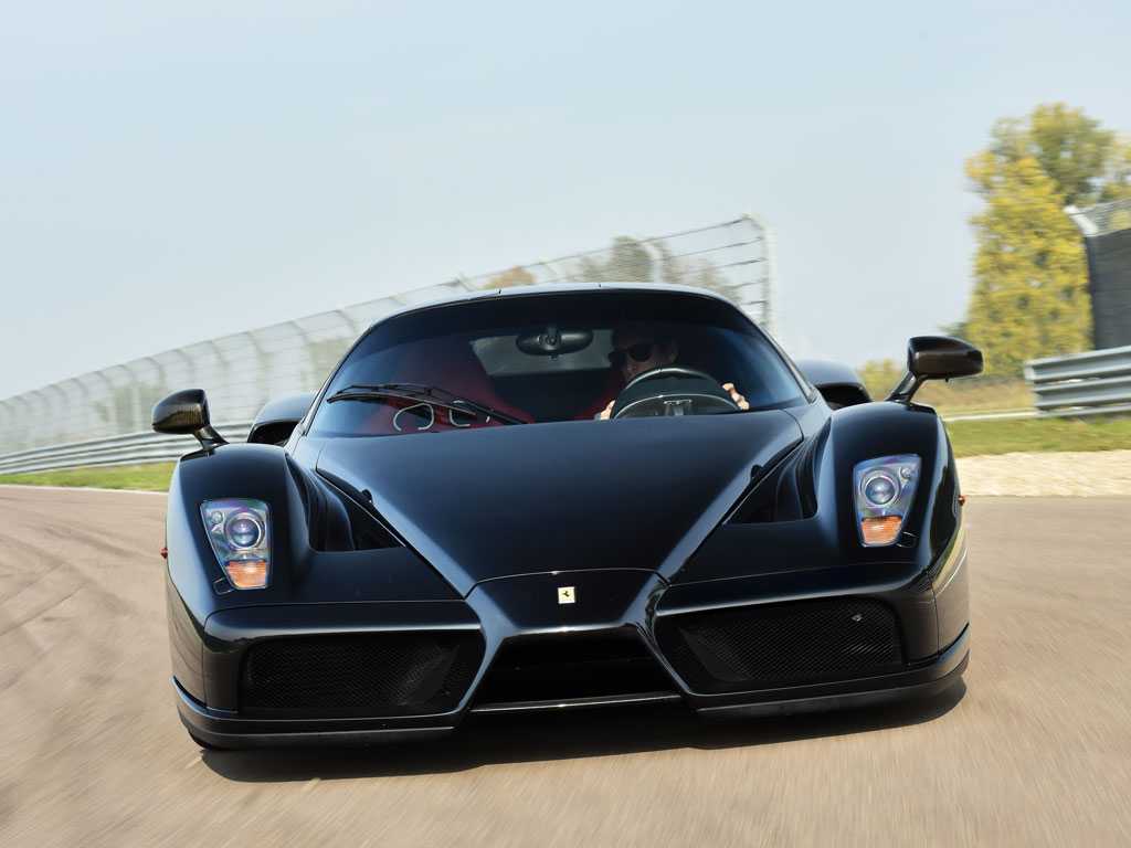 Разорванный пополам ferrari enzo восстановлен и продается на аукционе за несколько миллионов евро