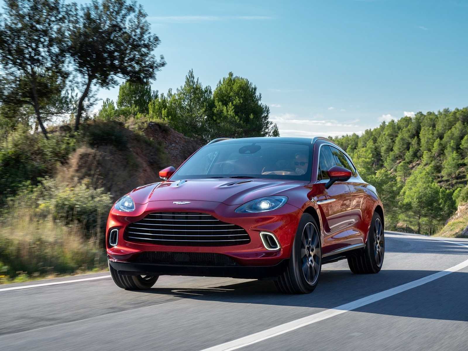 Цена Aston Martin DBX 2023 года в России Обзор, технические характеристики, фото первого внедорожника от Астон Мартин - модели ДБХ